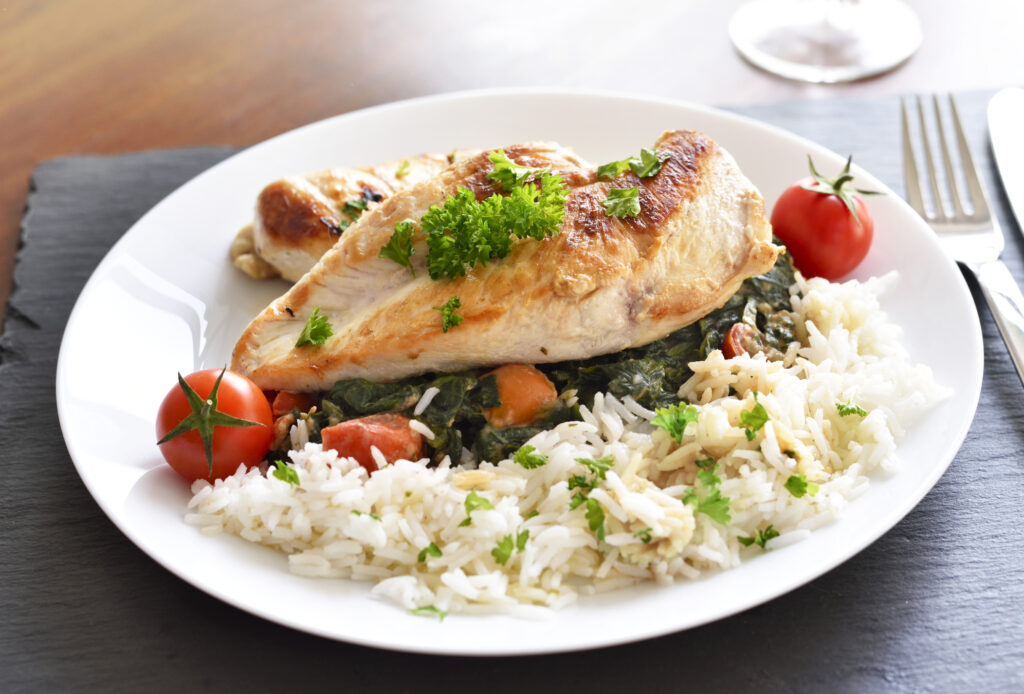 poisson légume et riz alimentaine saine et equilibrée gastronome professionnels